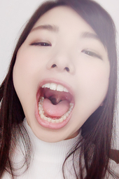 【口内自撮り】清純な女の子が、お口を自ら見せて、ドスケベ顔を見せつけてくれる・・・ 白鳥すず
