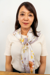 【お堅い美熟女に顔面変形】"鼻割り箸芸"→”鼻フック”→”ハンド弄り”→”パンスト遊戯”