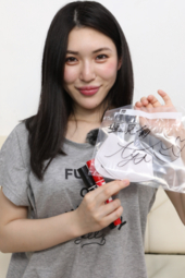 【ラッキープライス!!】塩見彩のランニング後のすみれ色フィットマスク