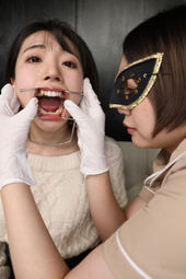 こんなに不安気で従順でドMな彼女を誰が想像できましたか??【禁断の百合口腔第3弾】は皆月ひかるちゃん❤︎